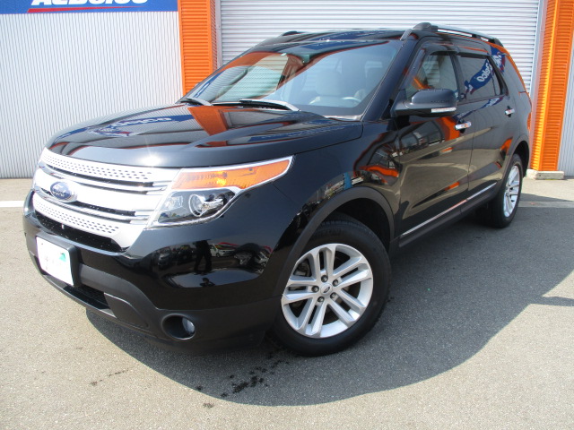 ford-explorer-happy-and-dream